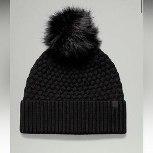 Lululemon Bubble Knit Pom Beanie wool black